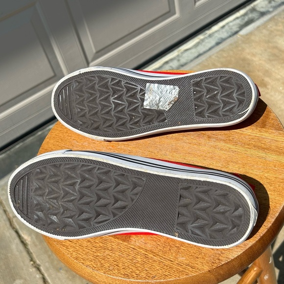 Red sneakers size 9 women’s - Picture 4 of 8